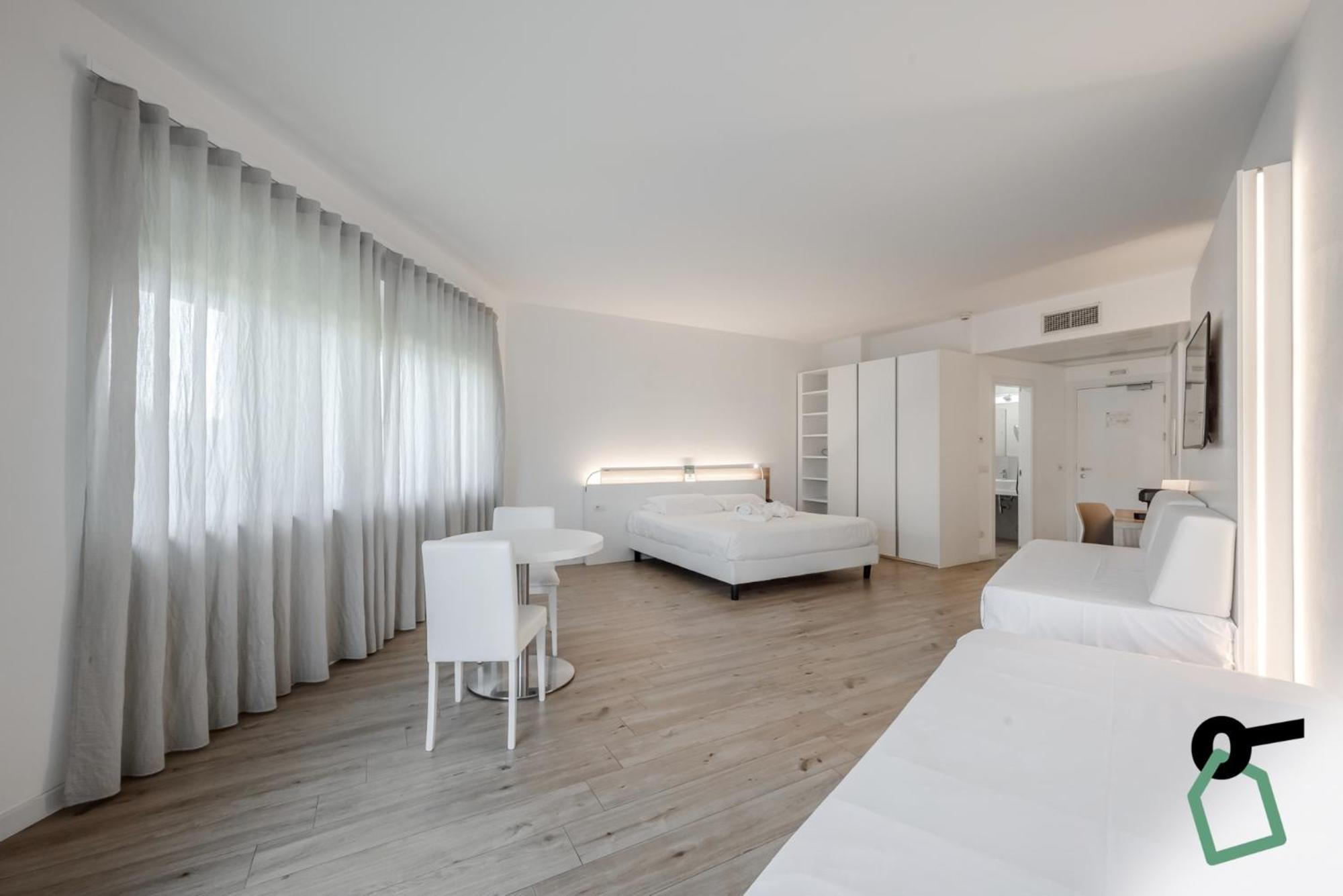Hotiday Room Collection - Tirrenia Exterior photo