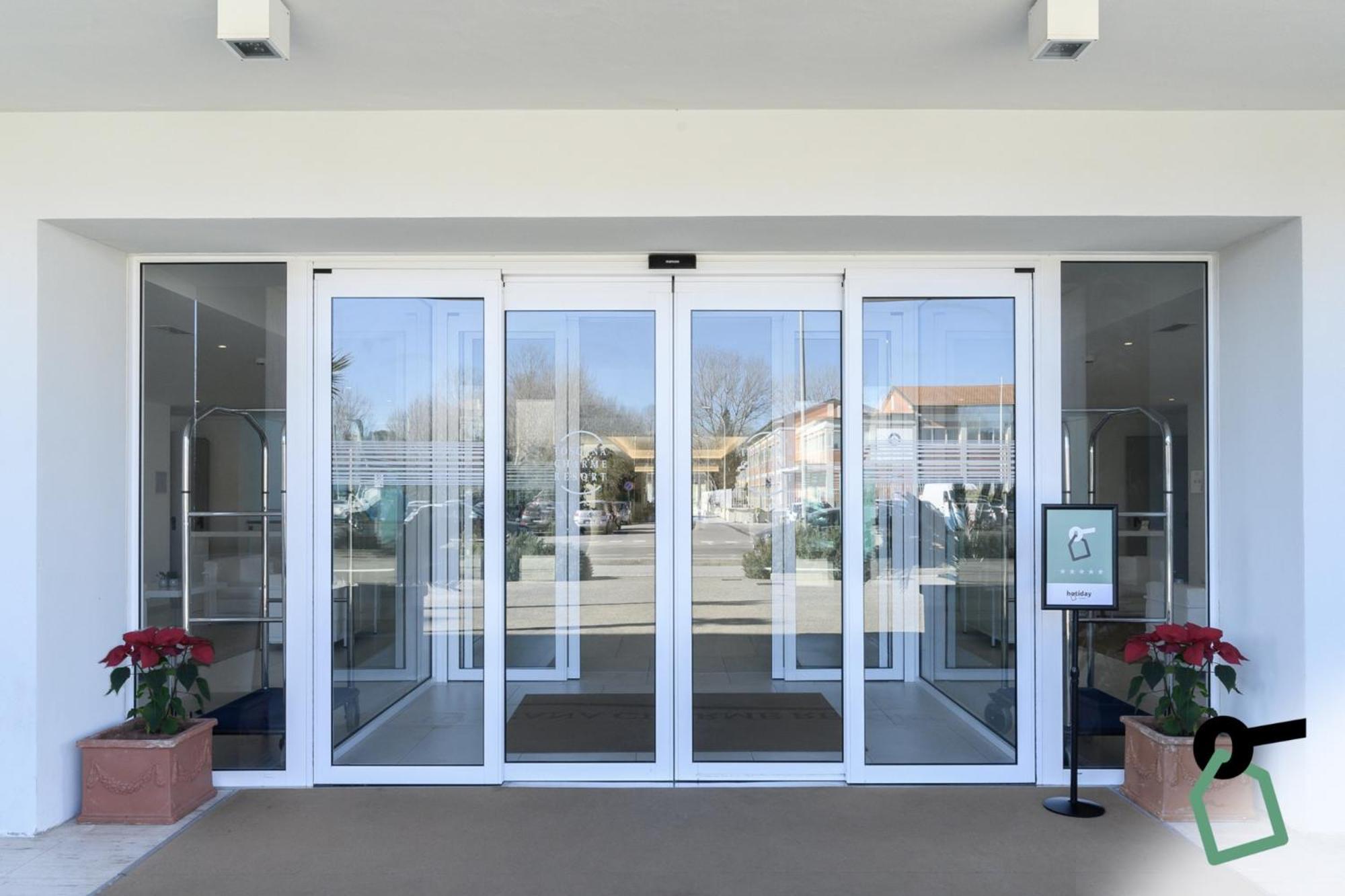 Hotiday Room Collection - Tirrenia Exterior photo